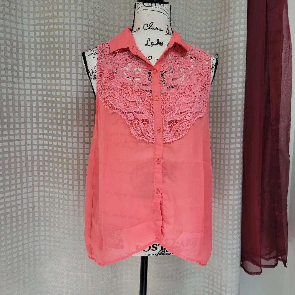 Almost Famous Sleeveless Button Down Blouse Top